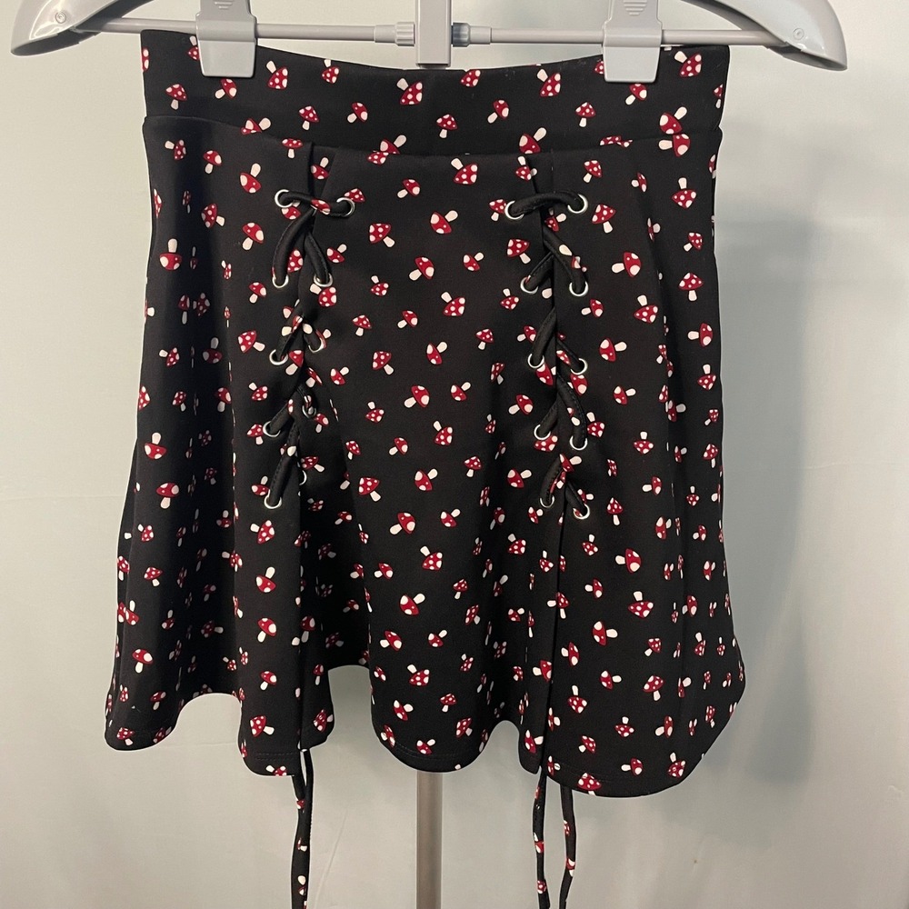 NWT Hot Topic Mush Scuba Lu Skater‎ Skirt Mushroom Print Black Small